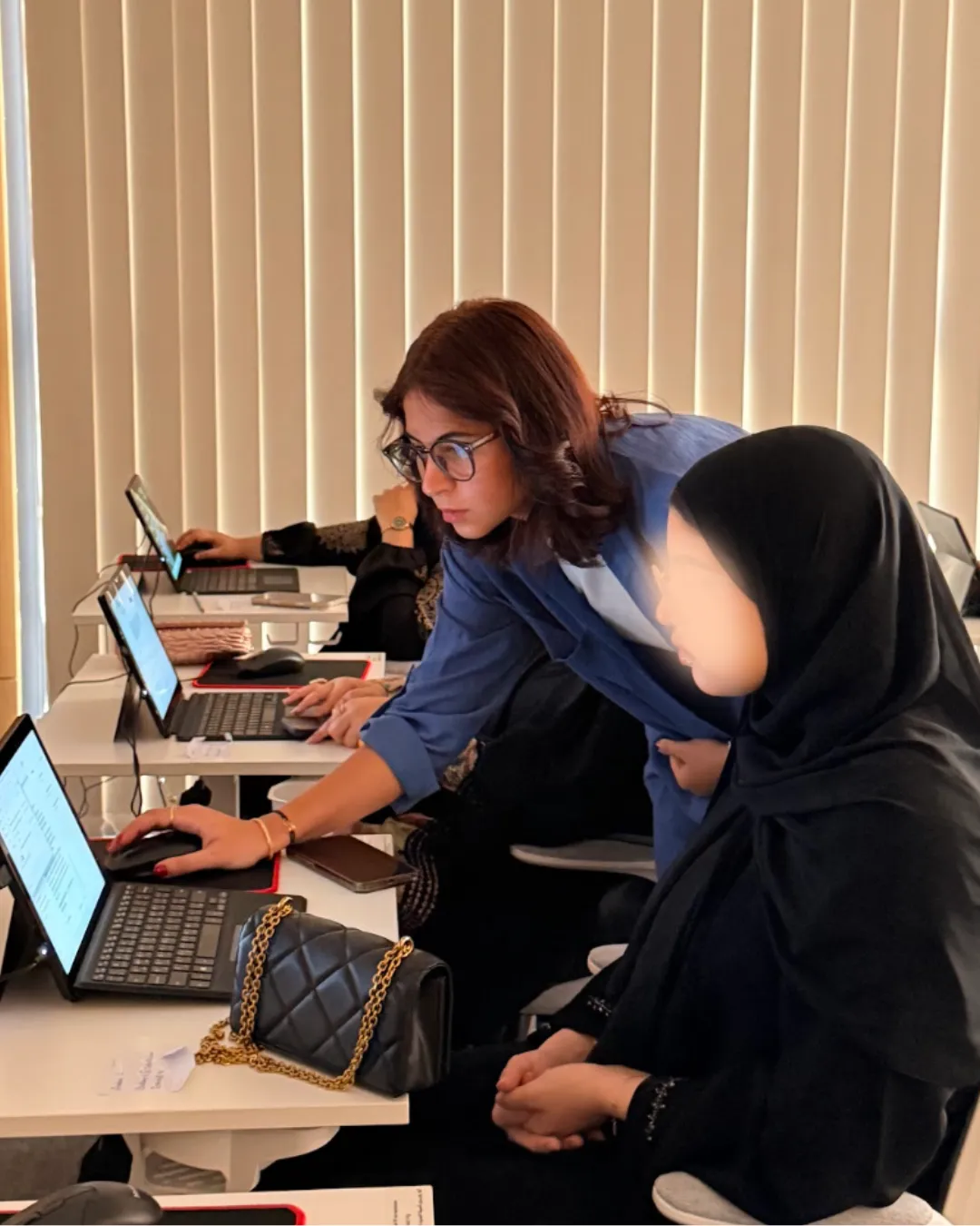 Hands-on learning in action! 💡 Tailoring guidance step-by-step to help our participants master practical AI applications.